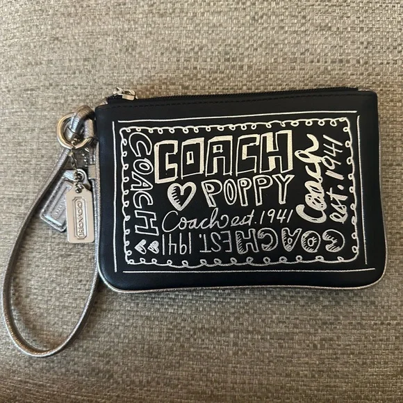 Coach Poppy Black & Gold Bag Convertible Wristlet With Metal & Leather Hang Tags - Picture 9 of 11